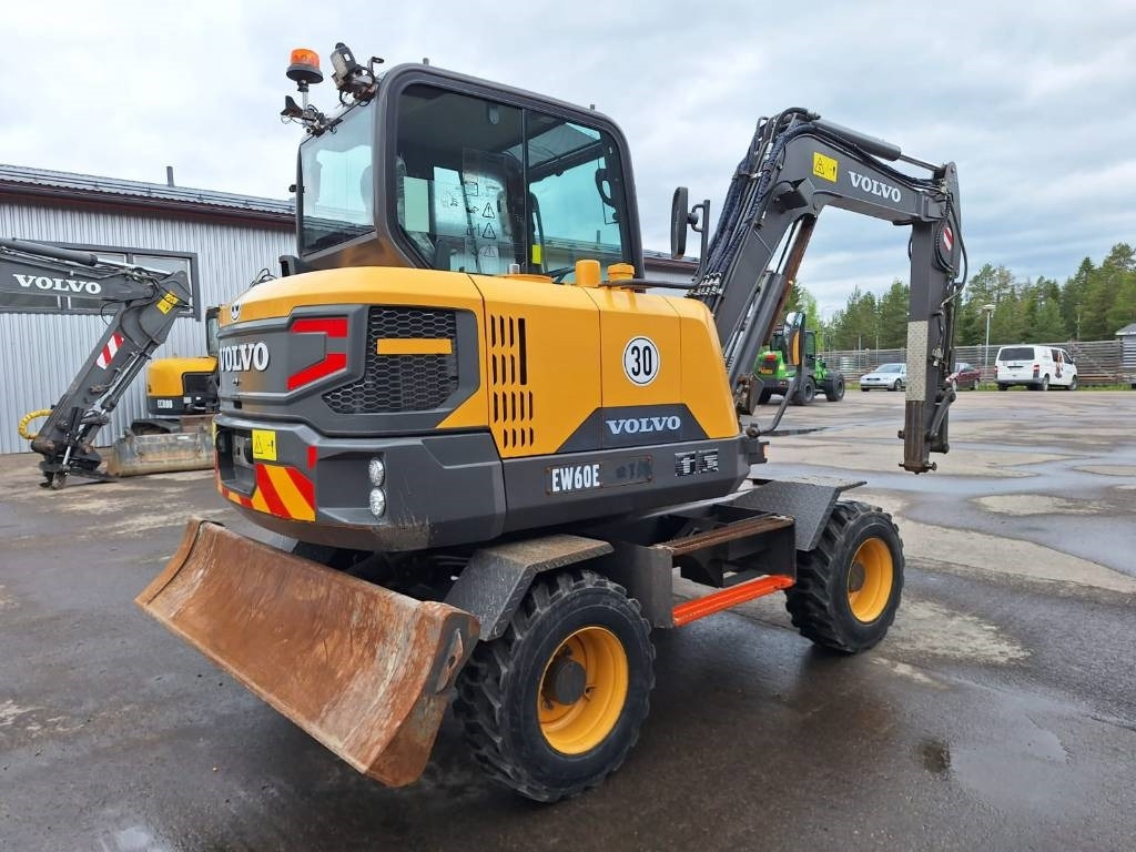 Volvo EW60E VÄHÄN AJETTU - Pelle sur pneus: photos 4 Volvo EW60E VÄHÄN AJETTU - Pelle sur pneus: photos 4