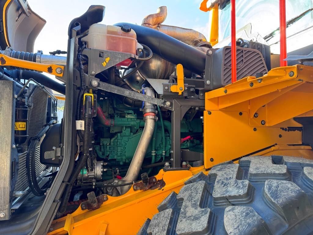 Volvo L110H LONG BOOM - Chargeuse sur pneus: photos 5 Volvo L110H LONG BOOM - Chargeuse sur pneus: photos 5