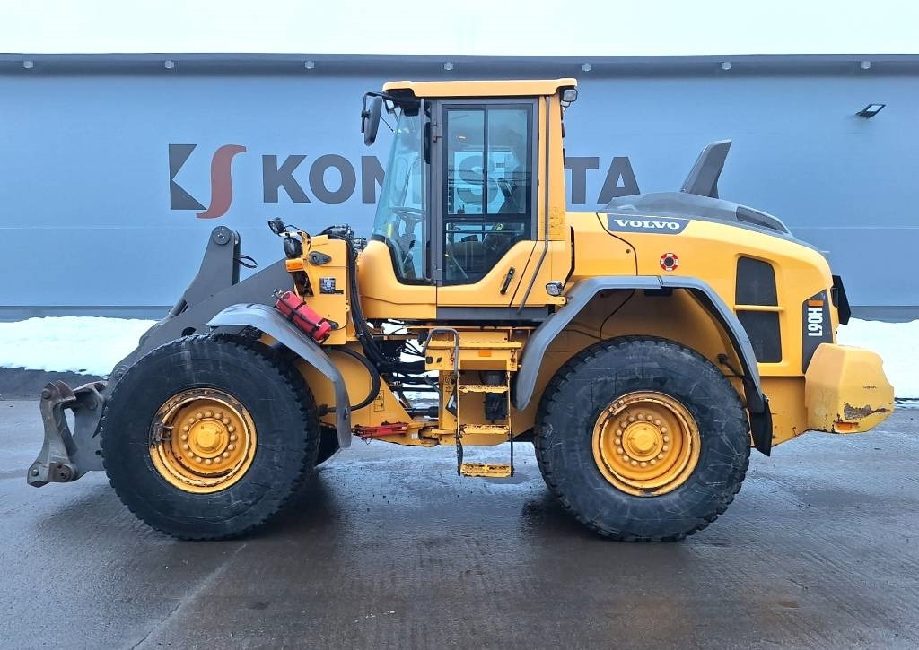 Volvo L90H VIPUOHJAUS YM. - Chargeuse sur pneus: photos 1 Volvo L90H VIPUOHJAUS YM. - Chargeuse sur pneus: photos 1