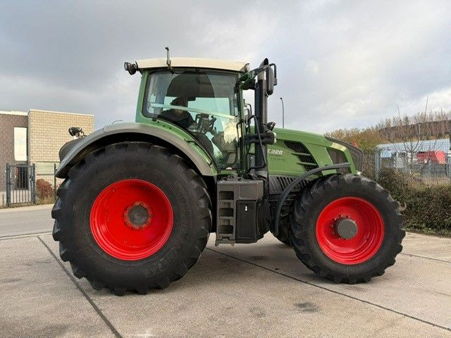 Tracteur agricole Fendt 828 VARIO: photos 11