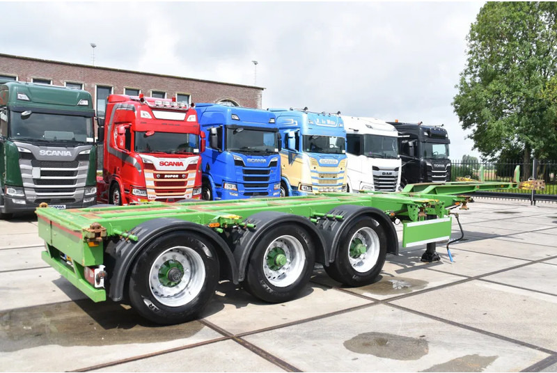 Pacton T3-010 - 2 LIFT AXLES - DRUM BRAKES - BPW AXLES - 2 x EXTENDABLE - GOOD CONDITION - - Semi-remorque porte-conteneur/ Caisse mobile: photos 2 Pacton T3-010 - 2 LIFT AXLES - DRUM BRAKES - BPW AXLES - 2 x EXTENDABLE - GOOD CONDITION - - Semi-remorque porte-conteneur/ Caisse mobile: photos 2