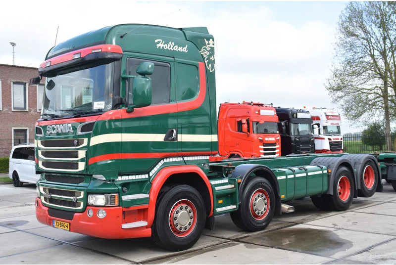 Scania R520 HL V8 8x2 - EURO 6 - MANUAL - RETARDER - WHEELBASE: 510 cm - 10 TONS FRONT AXLE - XENON - - Camion porte-conteneur/ Caisse mobile: photos 1 Scania R520 HL V8 8x2 - EURO 6 - MANUAL - RETARDER - WHEELBASE: 510 cm - 10 TONS FRONT AXLE - XENON - - Camion porte-conteneur/ Caisse mobile: photos 1