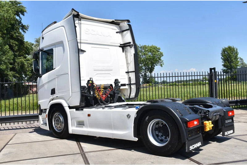 Scania R520 V8 NGS 4x2 - RETARDER - 504 TKM - PARK. AIRCO - ACC - NAVI - 2 x FUEL TANKS - LED LIGHTS - - Tracteur routier: photos 3 Scania R520 V8 NGS 4x2 - RETARDER - 504 TKM - PARK. AIRCO - ACC - NAVI - 2 x FUEL TANKS - LED LIGHTS - - Tracteur routier: photos 3