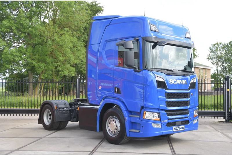 Scania R530 V8 NGS 4x2 - ADR FL - RETARDER - 253 TKM - ACC - NAVI - PTO - DIFF. LOCK - EXCELLENT CONDITION - - Tracteur routier: photos 2 Scania R530 V8 NGS 4x2 - ADR FL - RETARDER - 253 TKM - ACC - NAVI - PTO - DIFF. LOCK - EXCELLENT CONDITION - - Tracteur routier: photos 2