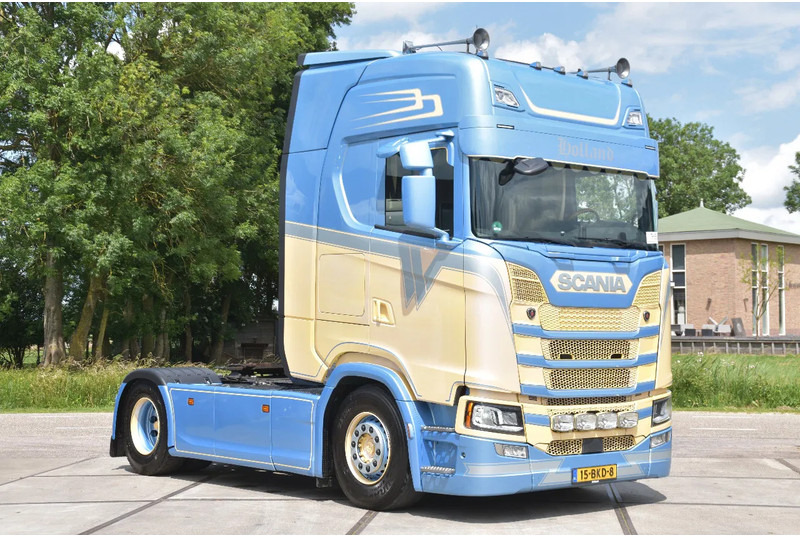 Scania S500 NGS 4x2NB - RETARDER - FULL AIR - PARK. AIRCO - FULL OPTIONS - 4 POINT AIR SUSPENSION - EXCELLENT CONDITION - - Tracteur routier: photos 1 Scania S500 NGS 4x2NB - RETARDER - FULL AIR - PARK. AIRCO - FULL OPTIONS - 4 POINT AIR SUSPENSION - EXCELLENT CONDITION - - Tracteur routier: photos 1