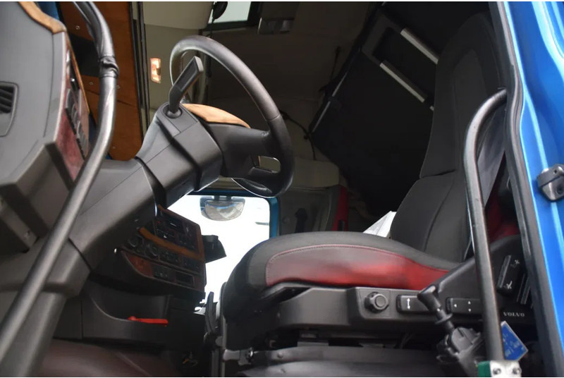 Volvo FH 540 Globe 6x2/4 - 633 TKM - HYDRAULICS - PTO - 2 BEDS - XENON - GOOD CONDITION - - Tracteur routier: photos 4 Volvo FH 540 Globe 6x2/4 - 633 TKM - HYDRAULICS - PTO - 2 BEDS - XENON - GOOD CONDITION - - Tracteur routier: photos 4