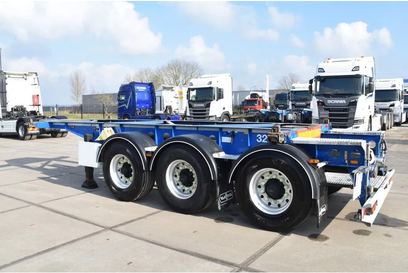 Van Hool A3C002 - ADR FL - 20 FT SWAP - LIFT AXLE - BPW AXLES - DISC BRAKES - 3180 KG EMPTY WEIGHT ! - Semi-remorque porte-conteneur/ Caisse mobile: photos 4 Van Hool A3C002 - ADR FL - 20 FT SWAP - LIFT AXLE - BPW AXLES - DISC BRAKES - 3180 KG EMPTY WEIGHT ! - Semi-remorque porte-conteneur/ Caisse mobile: photos 4