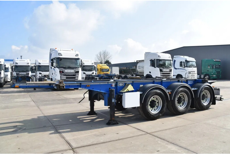 Van Hool A3C002 - ADR FL - 20 FT SWAP - LIFT AXLE - BPW AXLES - DISC BRAKES - 3180 KG EMPTY WEIGHT ! - Semi-remorque porte-conteneur/ Caisse mobile: photos 5 Van Hool A3C002 - ADR FL - 20 FT SWAP - LIFT AXLE - BPW AXLES - DISC BRAKES - 3180 KG EMPTY WEIGHT ! - Semi-remorque porte-conteneur/ Caisse mobile: photos 5