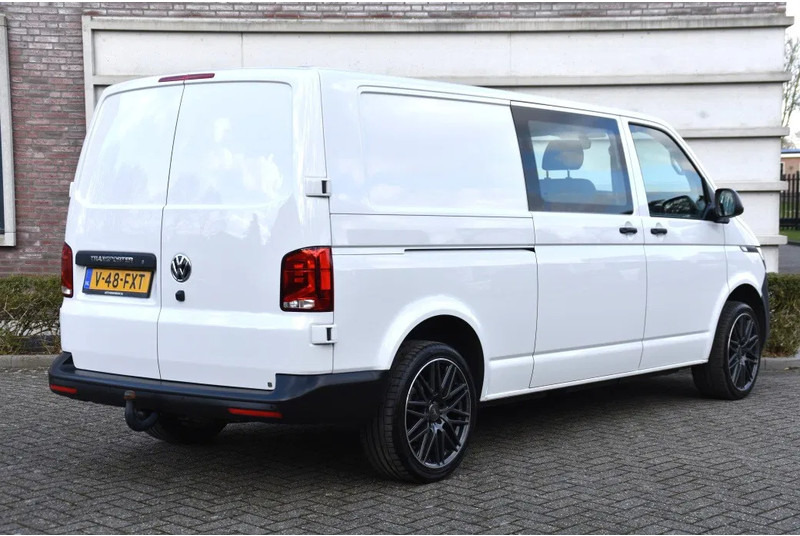 Volkswagen Transporter 2.0 TDI - 110 KW - ONLY 10 TKM - AUT. GEARBOX - NAVI - CAMERA - SLIDING DOOR - LIKE NEW !! - Fourgonnette, Utilitaire double cabine: photos 3 Volkswagen Transporter 2.0 TDI - 110 KW - ONLY 10 TKM - AUT. GEARBOX - NAVI - CAMERA - SLIDING DOOR - LIKE NEW !! - Fourgonnette, Utilitaire double cabine: photos 3