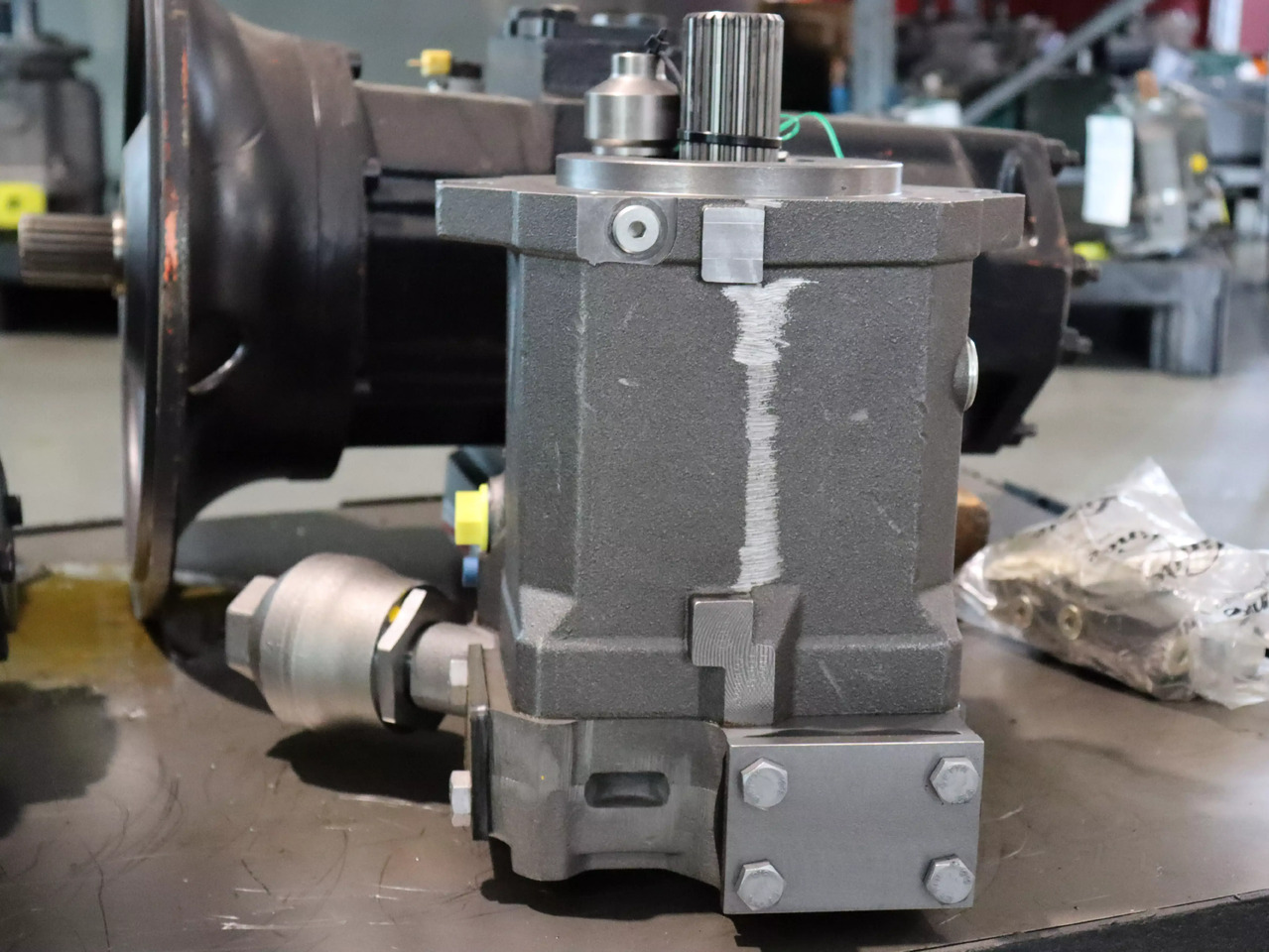 LINDE HPR02 A2 135 R LP00 0 0 0 S - Pompe hydraulique pour Engins de chantier: photos 2 LINDE HPR02 A2 135 R LP00 0 0 0 S - Pompe hydraulique pour Engins de chantier: photos 2