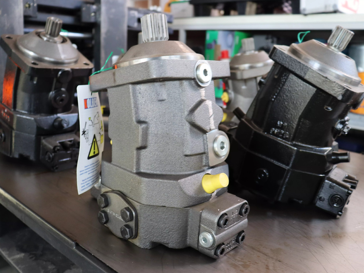 REXROTH A6VM060HA2T30004F/71MWV0M4Z8200-0 - Moteur hydraulique pour Engins de chantier: photos 1 REXROTH A6VM060HA2T30004F/71MWV0M4Z8200-0 - Moteur hydraulique pour Engins de chantier: photos 1