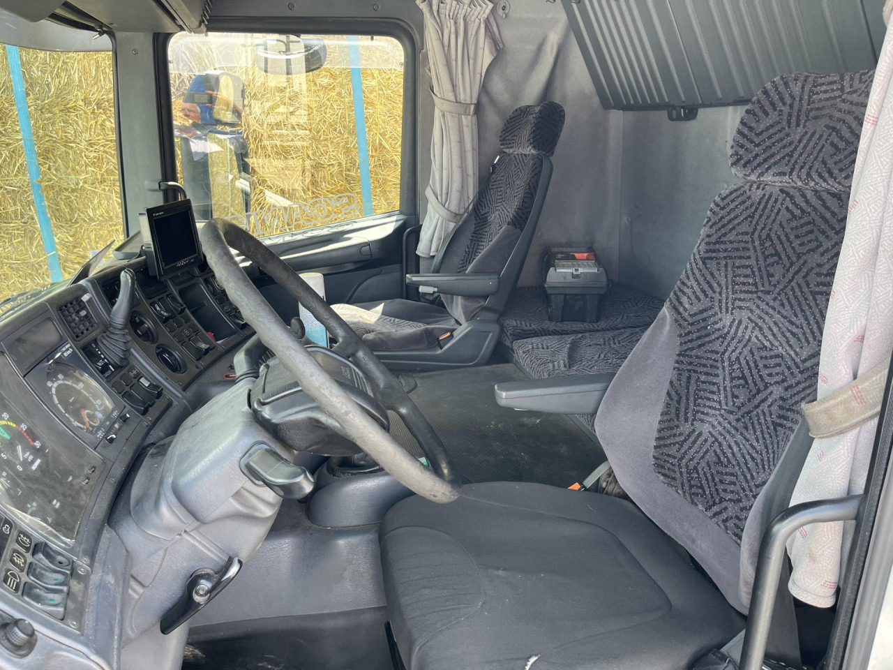 SCANIA R144 LA4X2NA 530 - Tracteur routier: photos 4 SCANIA R144 LA4X2NA 530 - Tracteur routier: photos 4