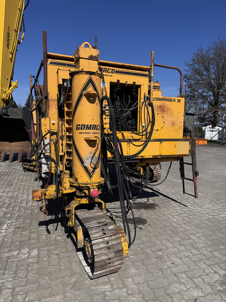 GOMACO GT6300 /Commander III - Machine à coffrage glissant: photos 2 GOMACO GT6300 /Commander III - Machine à coffrage glissant: photos 2