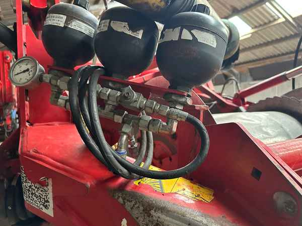 Grimme CS 150 RotaPower - Arracheuse de pommes de terre: photos 3 Grimme CS 150 RotaPower - Arracheuse de pommes de terre: photos 3