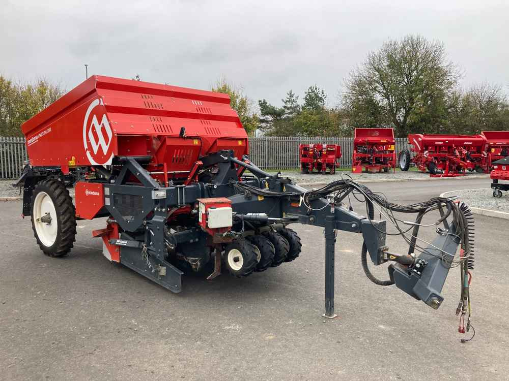 Dewulf Dewulf, MS 2000 RS, 2 Row, Trailed, Belt, Potato Planter - Matériel de récolte: photos 1 Dewulf Dewulf, MS 2000 RS, 2 Row, Trailed, Belt, Potato Planter - Matériel de récolte: photos 1