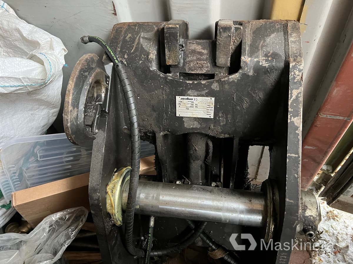 Redskapsfäste B20 Engcon RFS1 - Accessoire pour Engins de chantier: photos 3 Redskapsfäste B20 Engcon RFS1 - Accessoire pour Engins de chantier: photos 3