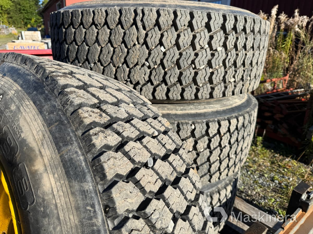 Bridgestone M788 Entreprenaddäck på fälg 385/65R22.5 - Roue complète pour Engins de chantier: photos 2 Bridgestone M788 Entreprenaddäck på fälg 385/65R22.5 - Roue complète pour Engins de chantier: photos 2