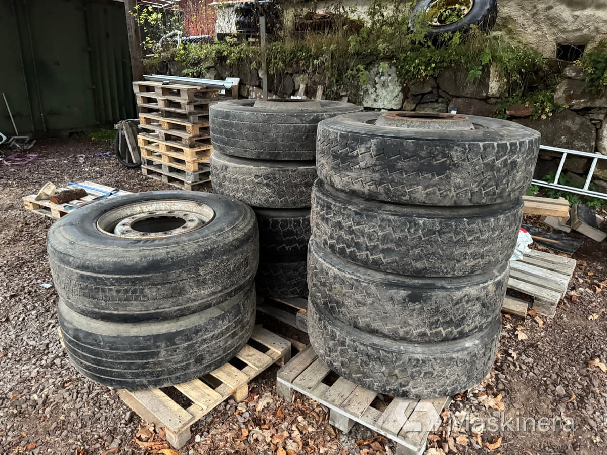 Bridgestone, Michelin & Dunlop Däck 2st 385/65R22.5 & 8st 315/80R22.5 - Pneu: photos 1 Bridgestone, Michelin & Dunlop Däck 2st 385/65R22.5 & 8st 315/80R22.5 - Pneu: photos 1