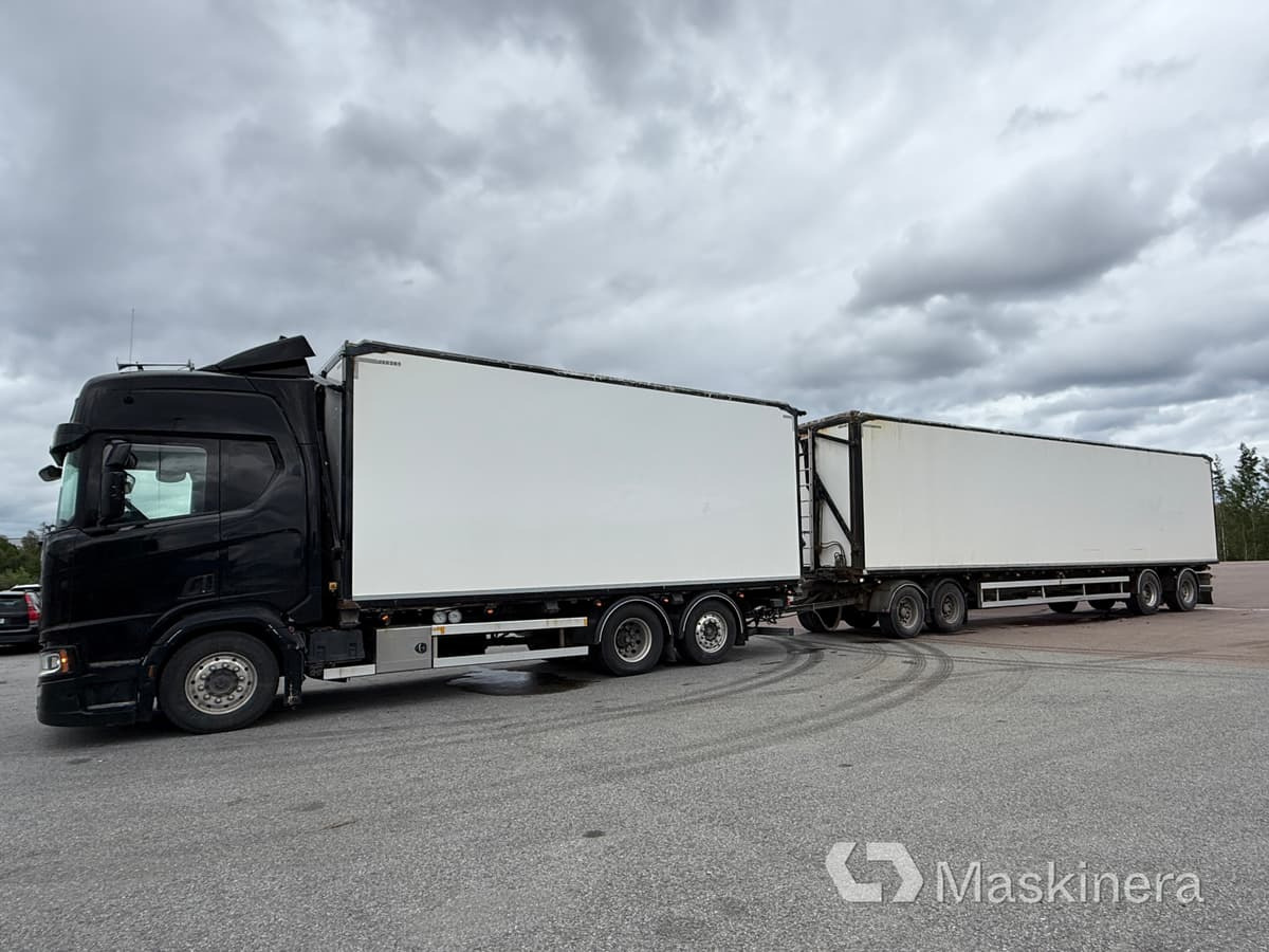 Flisekipage Scania R450 - Eksjövagnen FS 18-20 - Camion fourgon: photos 1 Flisekipage Scania R450 - Eksjövagnen FS 18-20 - Camion fourgon: photos 1