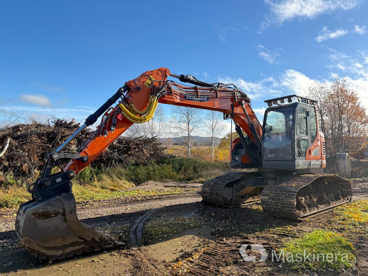 Grävmaskin Doosan DX140LCR-5 / Skördaraggregat 25RH - Pelle sur chenille: photos 1 Grävmaskin Doosan DX140LCR-5 / Skördaraggregat 25RH - Pelle sur chenille: photos 1