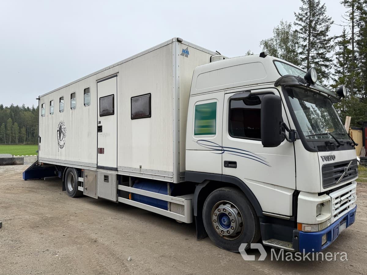 Hästlastbil Volvo FM7 4X2 - Camion chevaux: photos 4 Hästlastbil Volvo FM7 4X2 - Camion chevaux: photos 4