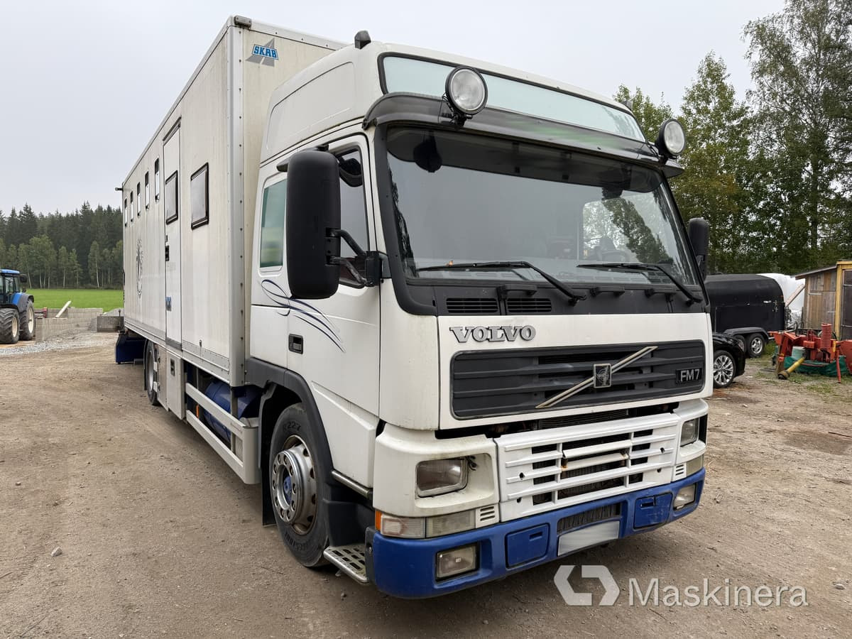 Hästlastbil Volvo FM7 4X2 - Camion chevaux: photos 3 Hästlastbil Volvo FM7 4X2 - Camion chevaux: photos 3