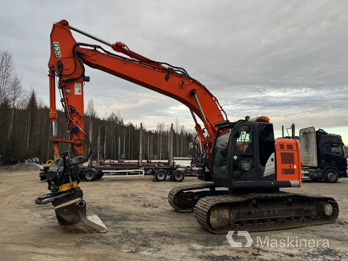 Pelle sur chenille Hitachi ZX 225 USLC-5B Grävmaskin Hitachi ZX225USLC-5B