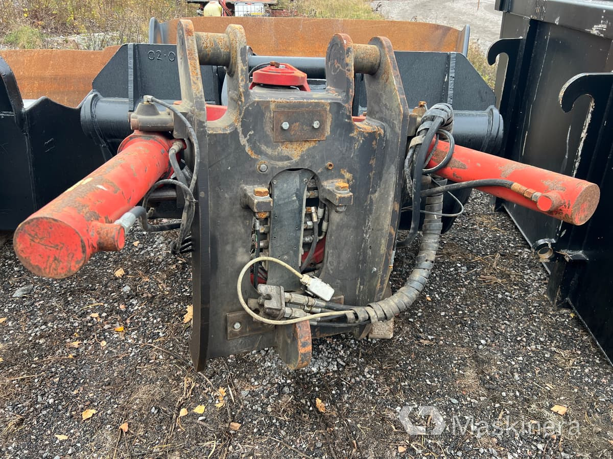 Planerskopa ABT med Rototilt RT80 - Godet pour pelle: photos 4 Planerskopa ABT med Rototilt RT80 - Godet pour pelle: photos 4