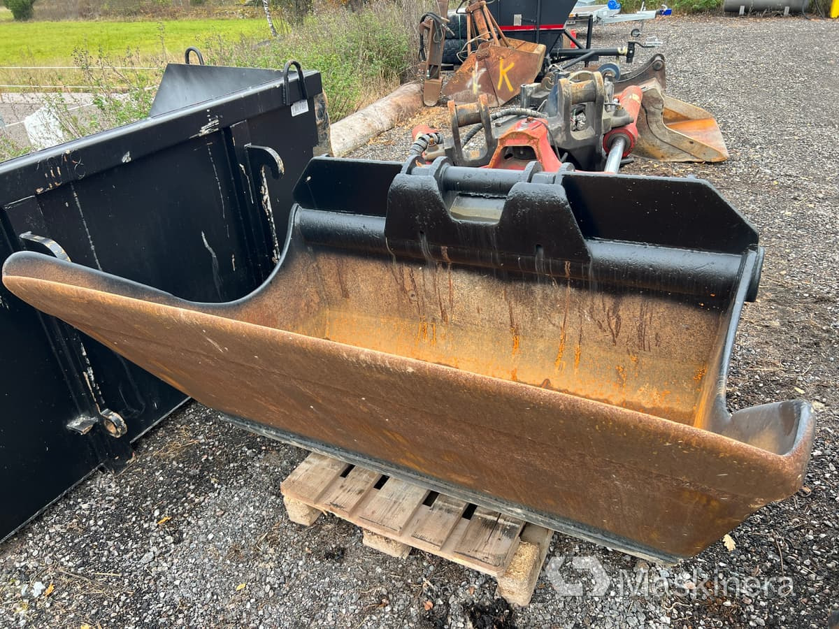 Planerskopa ABT med Rototilt RT80 - Godet pour pelle: photos 3 Planerskopa ABT med Rototilt RT80 - Godet pour pelle: photos 3