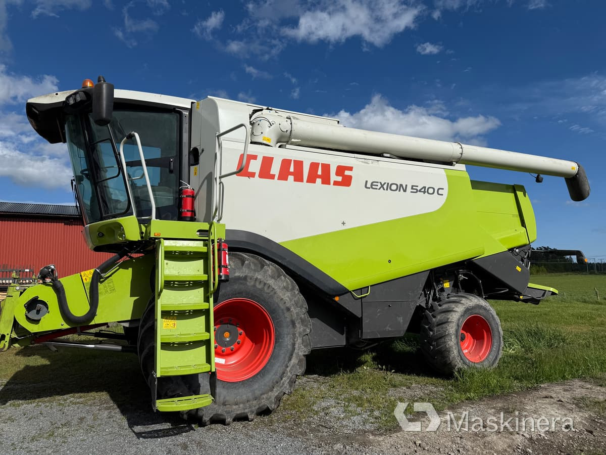 Skördetröska Claas Lexion 540C - Moissonneuse-batteuse: photos 2 Skördetröska Claas Lexion 540C - Moissonneuse-batteuse: photos 2