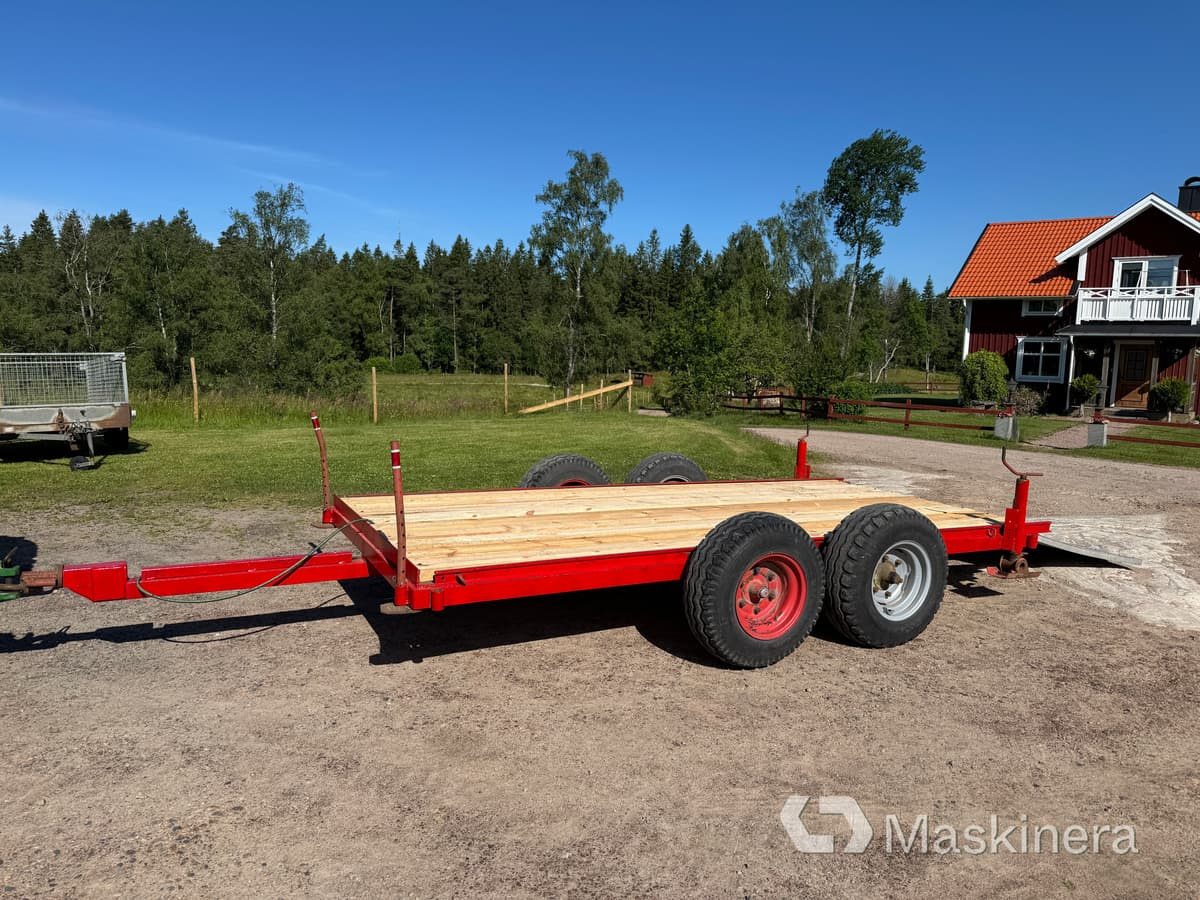 Traktordragen Maskintrailer 2-axlad - Remorque porte engin: photos 1 Traktordragen Maskintrailer 2-axlad - Remorque porte engin: photos 1