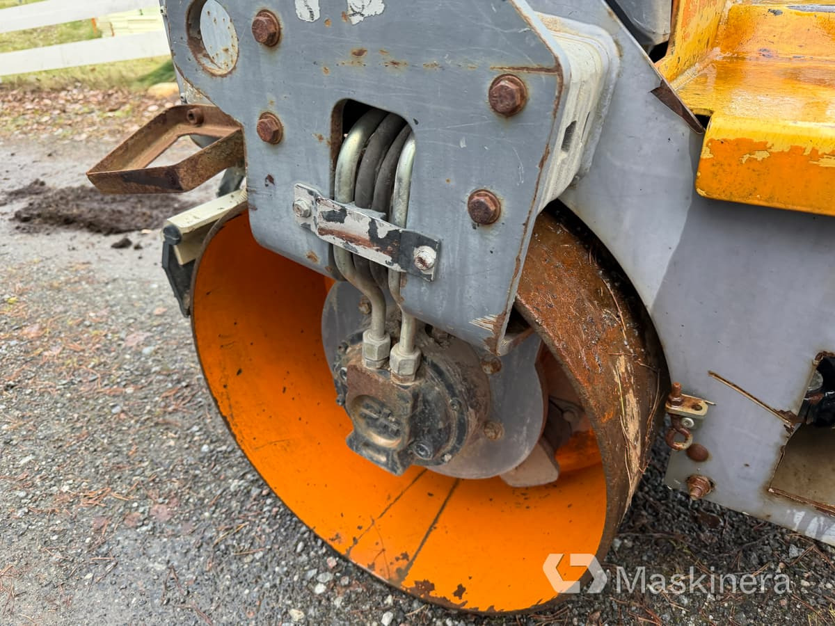 Rouleau compresseur Vält Dynapac CC1000: photos 14 Rouleau compresseur Vält Dynapac CC1000: photos 14