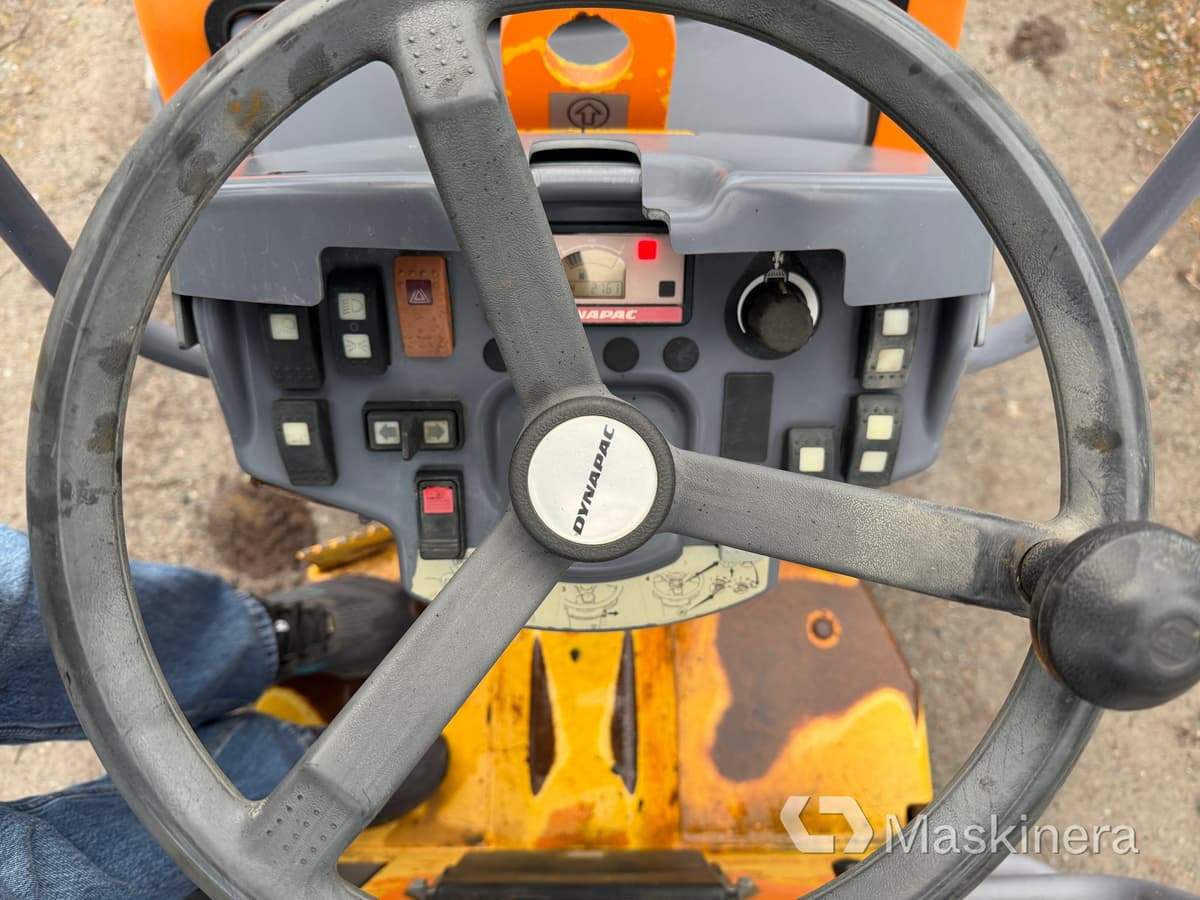 Rouleau compresseur Vält Dynapac CC1000: photos 21 Rouleau compresseur Vält Dynapac CC1000: photos 21