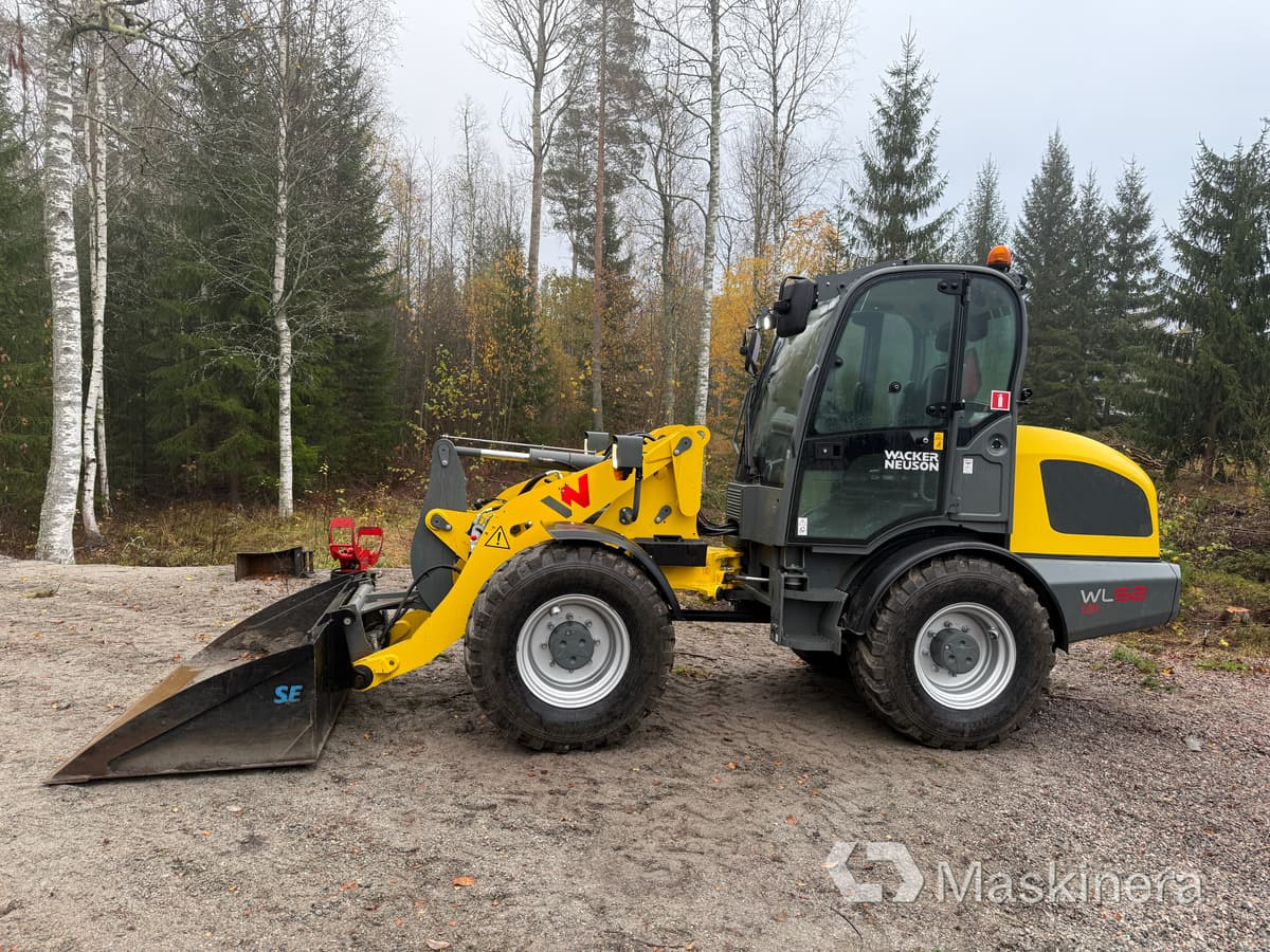 Wacker Neuson WL52 RL50 Hjullastare Wacker Neuson WL52 med Vagn och många redskap - Chargeuse sur pneus: photos 2 Wacker Neuson WL52 RL50 Hjullastare Wacker Neuson WL52 med Vagn och många redskap - Chargeuse sur pneus: photos 2