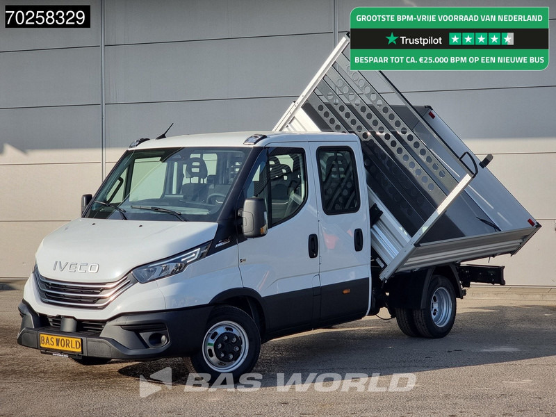 Iveco Daily 35C21 3-Zijdige Kipper Dubbel Cabine 210PK 3.0L Dubbellucht 3,5t Trekhaak ACC Airco LED Camera CarPlay Euro6 Tipper Benne Kieper - Utilitaire benne: photos 1 Iveco Daily 35C21 3-Zijdige Kipper Dubbel Cabine 210PK 3.0L Dubbellucht 3,5t Trekhaak ACC Airco LED Camera CarPlay Euro6 Tipper Benne Kieper - Utilitaire benne: photos 1