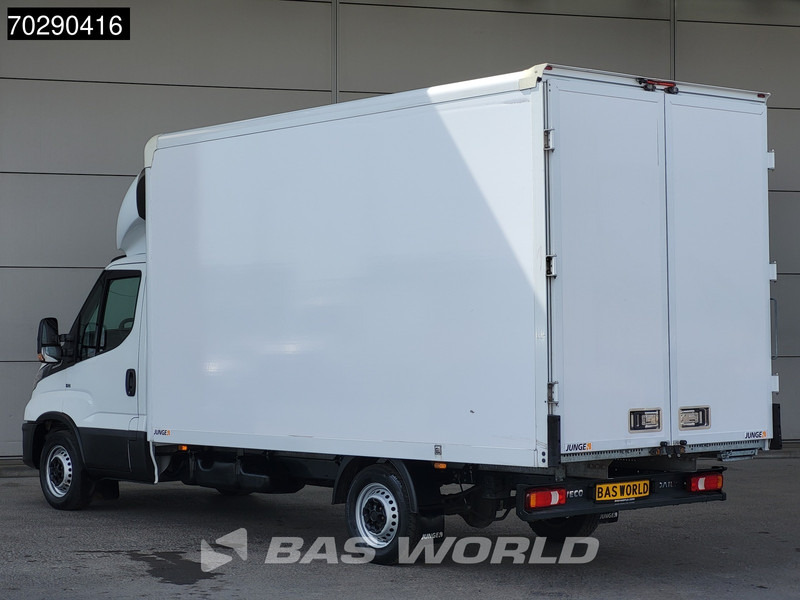 Iveco Daily 35S16 Automaat Bakwagen Achterdeuren 160PK Airco Camera Euro6 Meubelbak Koffer 21m3 Airco - Fourgon grand volume: photos 2 Iveco Daily 35S16 Automaat Bakwagen Achterdeuren 160PK Airco Camera Euro6 Meubelbak Koffer 21m3 Airco - Fourgon grand volume: photos 2