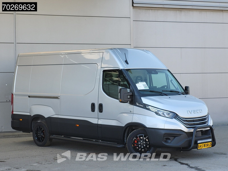 Iveco Daily 35S21 210PK 3.0L Automaat 2025 Black Edition model L2H2 ACC LED Tacho CarPlay Velgen Camera 12m3 Airco Trekhaak - Fourgon utilitaire: photos 5 Iveco Daily 35S21 210PK 3.0L Automaat 2025 Black Edition model L2H2 ACC LED Tacho CarPlay Velgen Camera 12m3 Airco Trekhaak - Fourgon utilitaire: photos 5