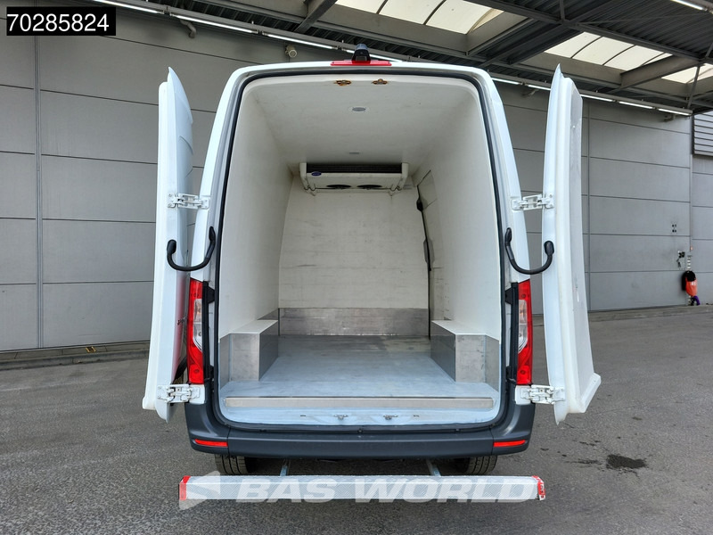 Mercedes-Benz Sprinter 314 CDI Koelwagen Carrier Viento 350 Navi Airco Cruise Camera MBUX Euro6 Koel Koeler Kühl Kühler Kühlwagen 9m3 Airco Cruise cont - Utilitaire frigorifique: photos 3 Mercedes-Benz Sprinter 314 CDI Koelwagen Carrier Viento 350 Navi Airco Cruise Camera MBUX Euro6 Koel Koeler Kühl Kühler Kühlwagen 9m3 Airco Cruise cont - Utilitaire frigorifique: photos 3