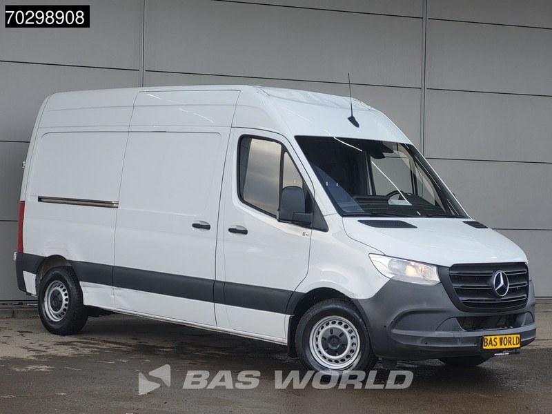Mercedes-Benz Sprinter 315 CDI Automaat L2H2 150PK Trekhaak ACC Airco Camera Parkeersensoren v+a MBUX CarPlay Euro6 L2 Airco Trekhaak - Fourgon utilitaire: photos 3 Mercedes-Benz Sprinter 315 CDI Automaat L2H2 150PK Trekhaak ACC Airco Camera Parkeersensoren v+a MBUX CarPlay Euro6 L2 Airco Trekhaak - Fourgon utilitaire: photos 3