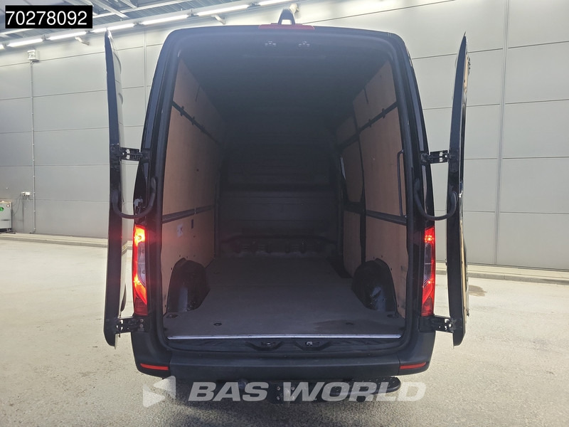 Mercedes-Benz Sprinter 317 CDI Automaat L2H2 3500KG Trekhaak 170PK Airco Camera MBUX CarPlay Euro6 L2 10m3 Airco Trekhaak - Fourgon utilitaire: photos 2 Mercedes-Benz Sprinter 317 CDI Automaat L2H2 3500KG Trekhaak 170PK Airco Camera MBUX CarPlay Euro6 L2 10m3 Airco Trekhaak - Fourgon utilitaire: photos 2