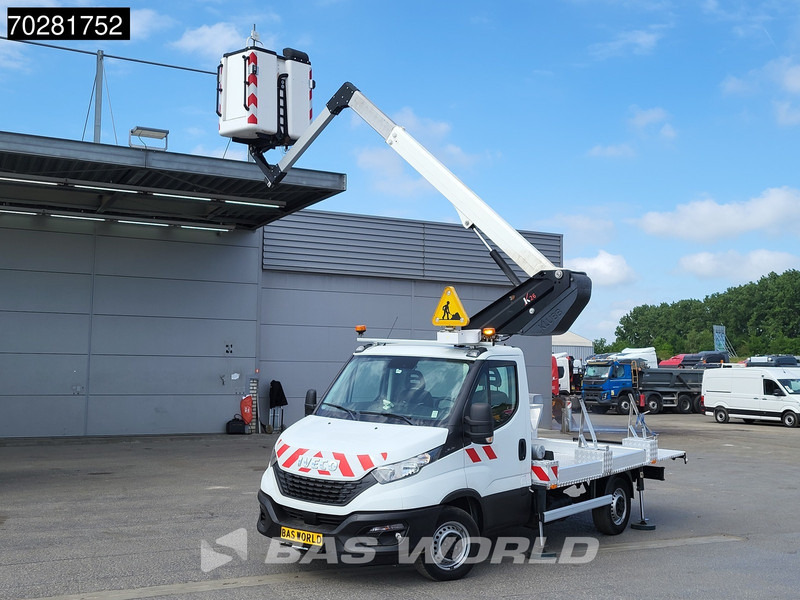 Iveco Daily 35S14 Hoogwerker 11meter Werkhoogte Klubb Navi Airco Cruise Cmaera Parkeersensoren Nacelle Arbeitsbühne 2Personen Airco Cruise c - Véhicule utilitaire: photos 3 Iveco Daily 35S14 Hoogwerker 11meter Werkhoogte Klubb Navi Airco Cruise Cmaera Parkeersensoren Nacelle Arbeitsbühne 2Personen Airco Cruise c - Véhicule utilitaire: photos 3