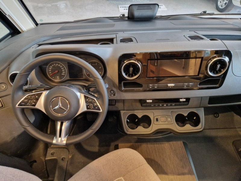 Photo d'intérieur 1: Camping-car intégral neuf Carthago Carthago C2 Tourer I Mercedes 145 RB-LE