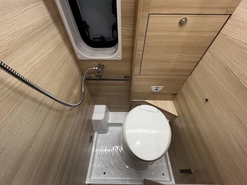 Fourgon aménagé neuf Chausson V594S First Line