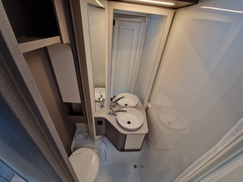 Etrusco T 6.9 SB - Camping-car profilé: photos 2 Etrusco T 6.9 SB - Camping-car profilé: photos 2