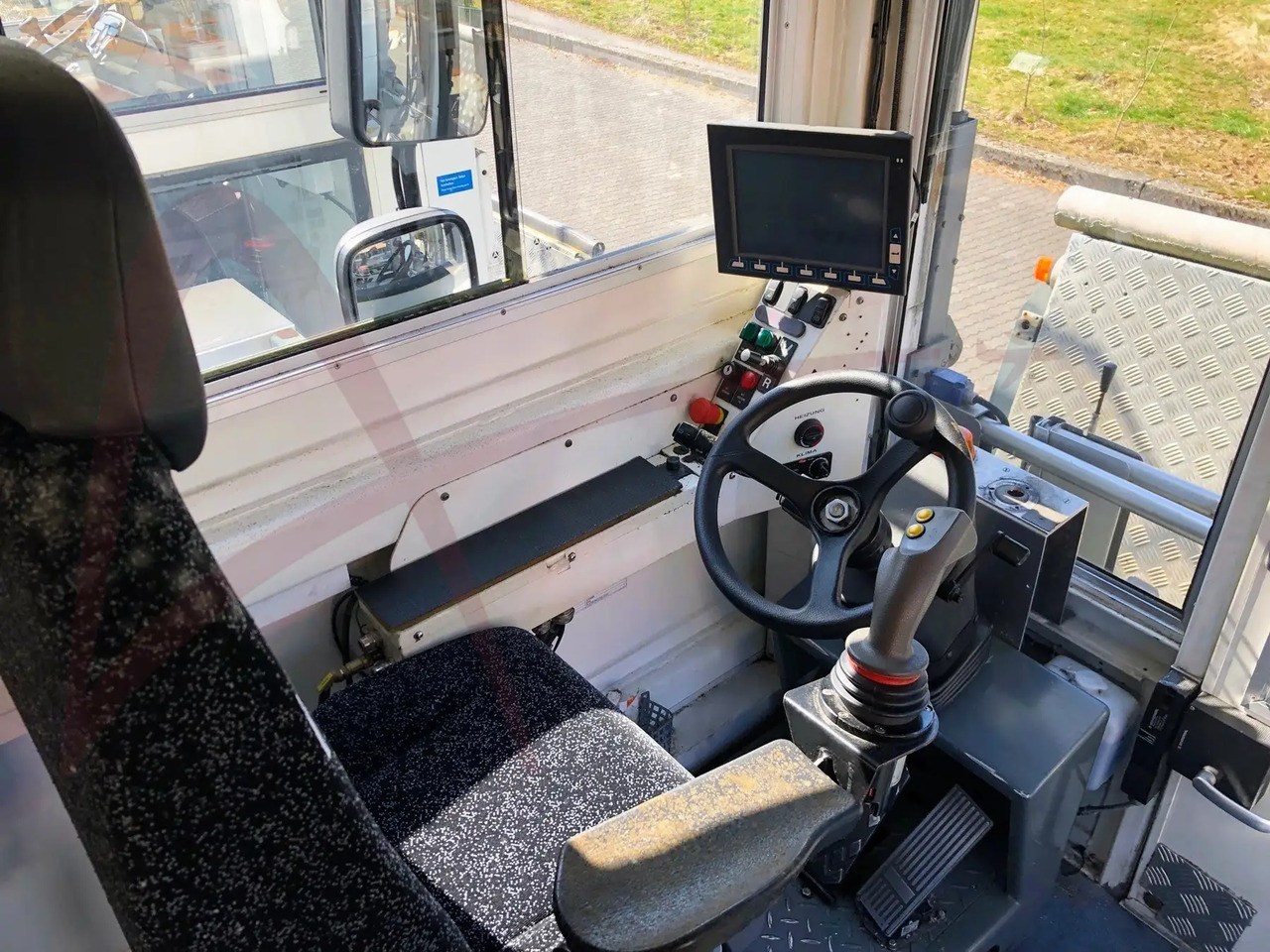 BULMOR SIDECAT XL 7.5 - Ambulift: photos 5 BULMOR SIDECAT XL 7.5 - Ambulift: photos 5