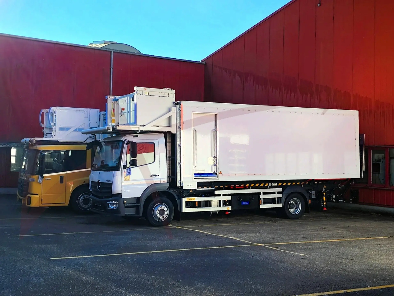 DOLL X-CLEAN M FULL SIZE Cleaning Lift - Véhicule vide-toilettes: photos 2 DOLL X-CLEAN M FULL SIZE Cleaning Lift - Véhicule vide-toilettes: photos 2