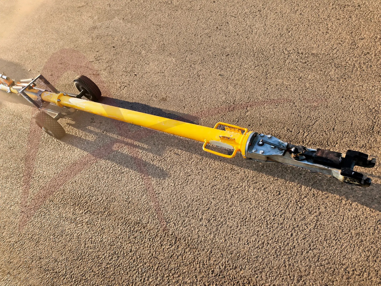 HYDRO TOWE 170-C4 - Équipement aéroportuaire: photos 1 HYDRO TOWE 170-C4 - Équipement aéroportuaire: photos 1