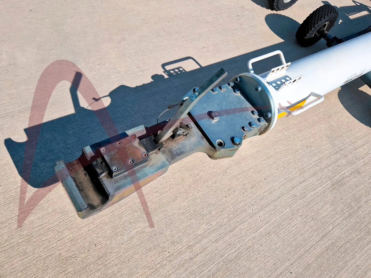 HYDRO TOWUNIV-2 - Équipement aéroportuaire: photos 2 HYDRO TOWUNIV-2 - Équipement aéroportuaire: photos 2