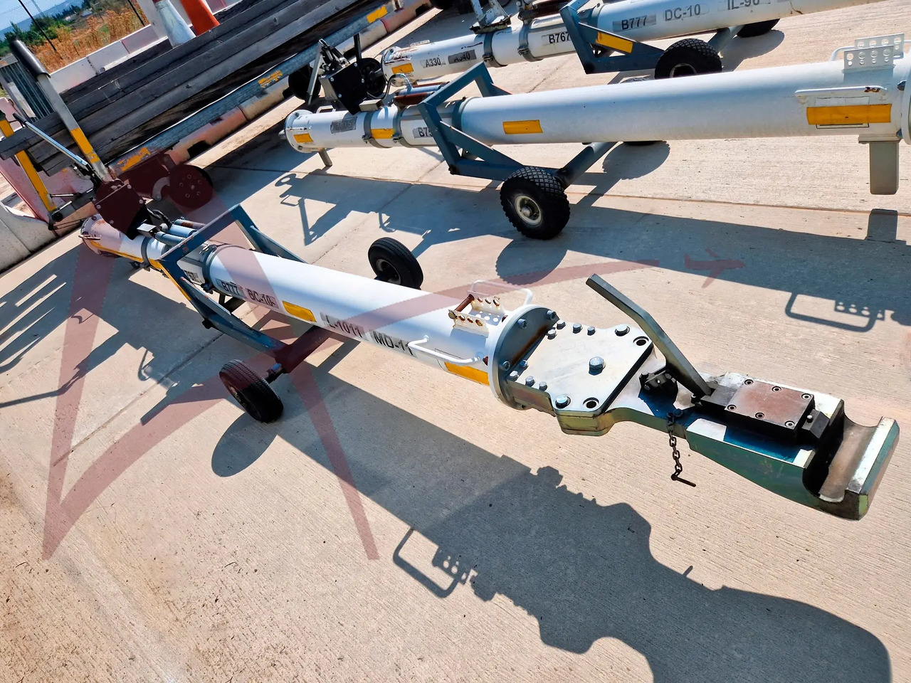 HYDRO TOWUNIV-2 - Équipement aéroportuaire: photos 1 HYDRO TOWUNIV-2 - Équipement aéroportuaire: photos 1