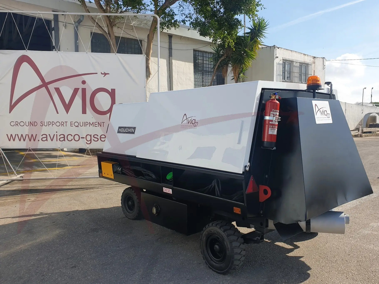 HOUCHIN C690-100DV - Groupe électrogène au sol: photos 1 HOUCHIN C690-100DV - Groupe électrogène au sol: photos 1